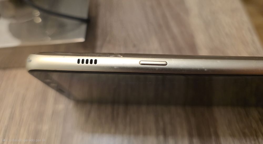 Samsung A8 2018 dourado