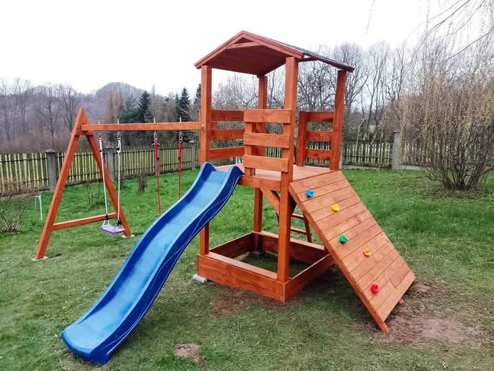 Drewniany Plac zabaw