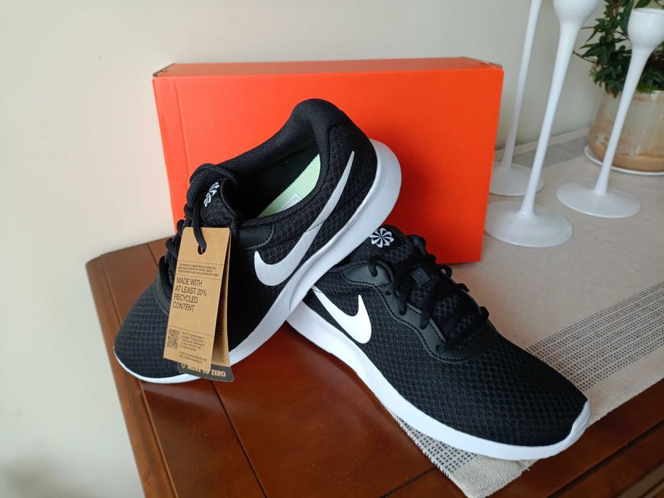 (roz. Eur 42,5/ 27 cm) Nowe buty Nike Tanjun Black czarne DJ6258, 003