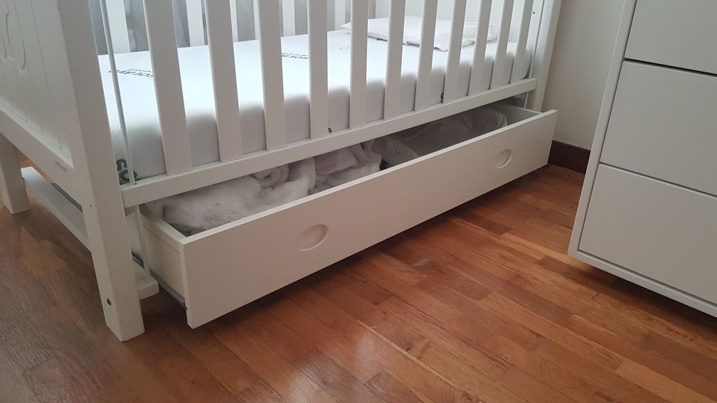 Berço/ cama de grades com oferta colchão