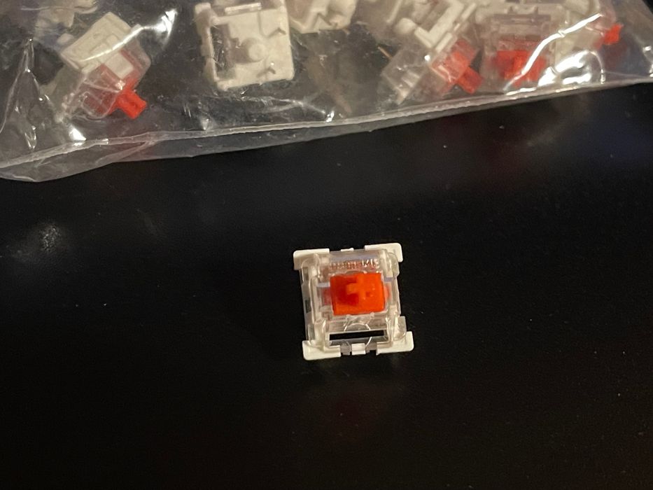 Світчі Outemu mx red червоні тихі RGB взаємозамінні cherry mx red pink