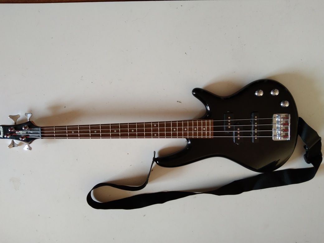 Gitara elektryczna basowa IBANEZ Mikro