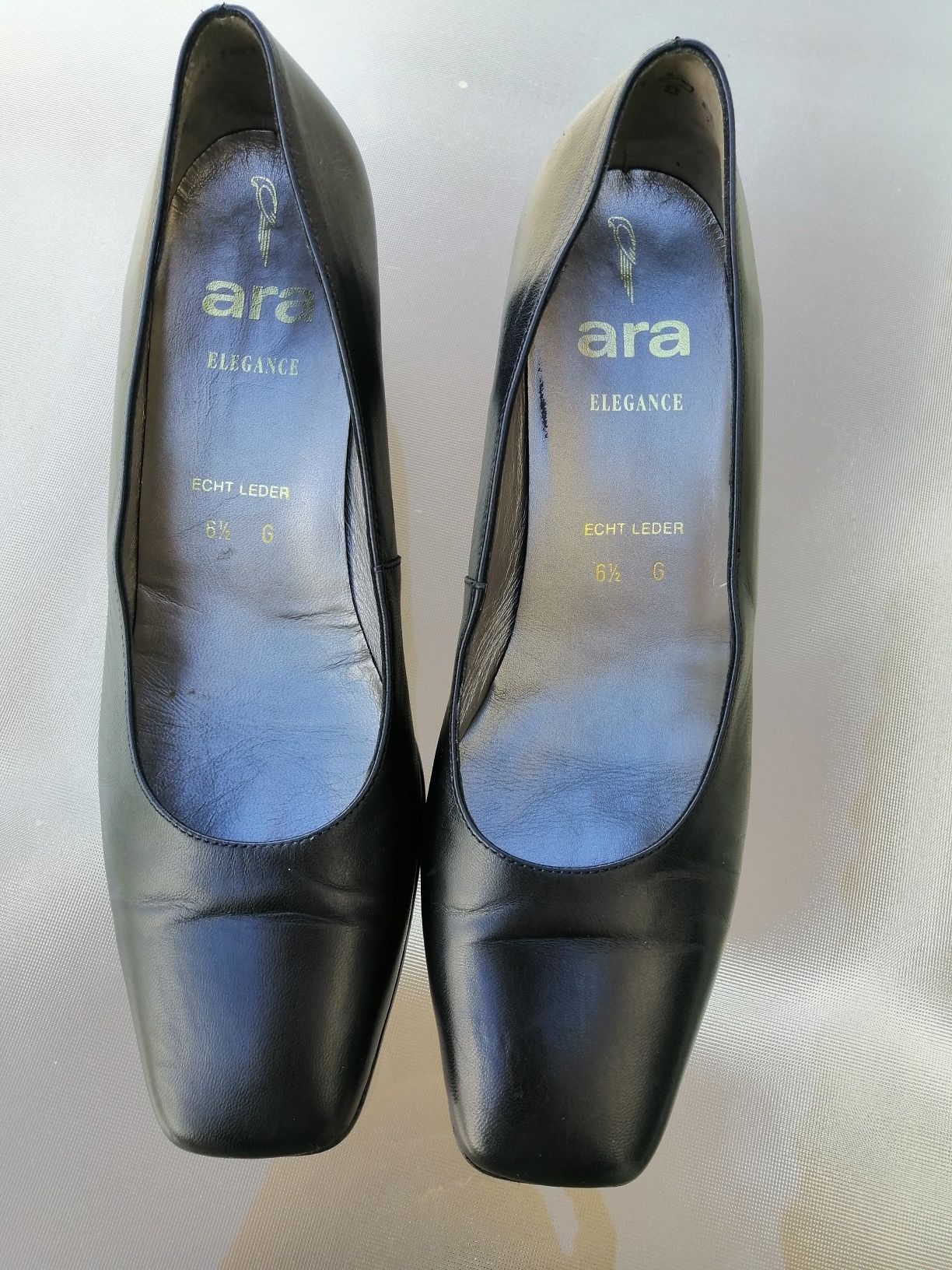 Sapatos de traje académico
