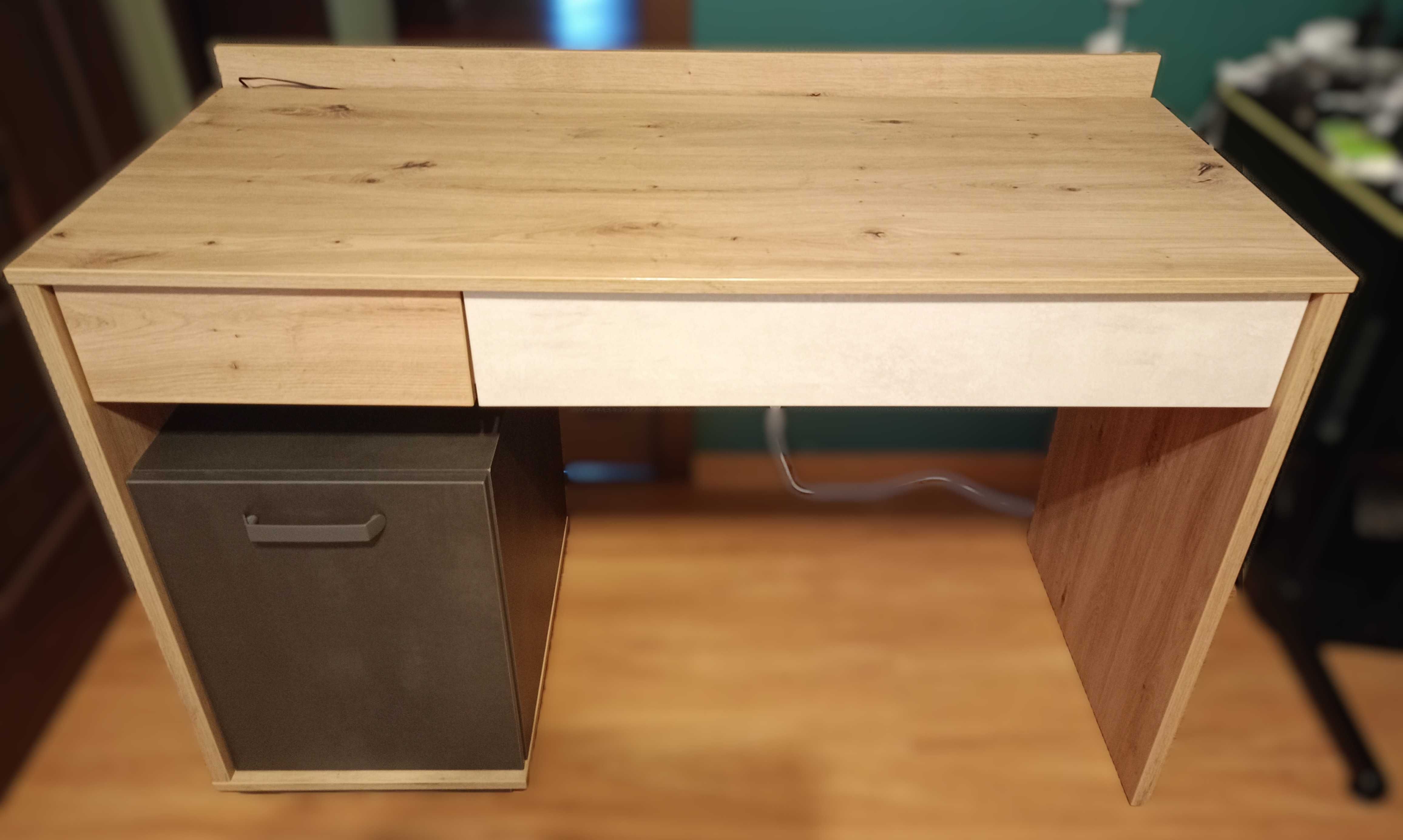 Biurko 120x53 w bardzo dobrym stanie