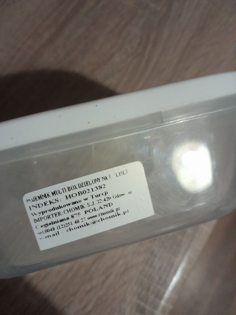 Sprzedam plastikowy pojemnik