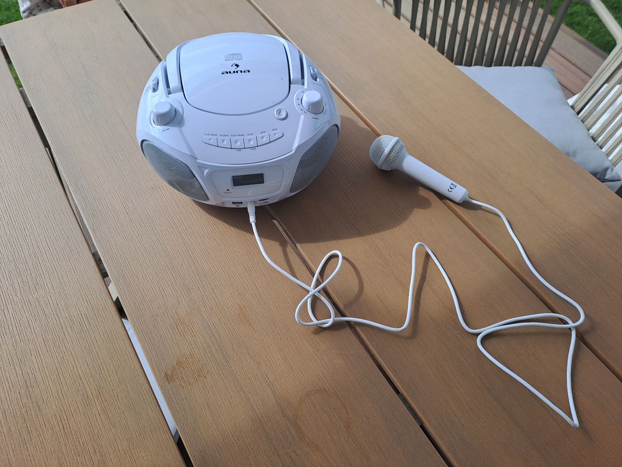 Radioodtwarzacz Auna z mikrofonem, cd, USB, efektami świetlnymi