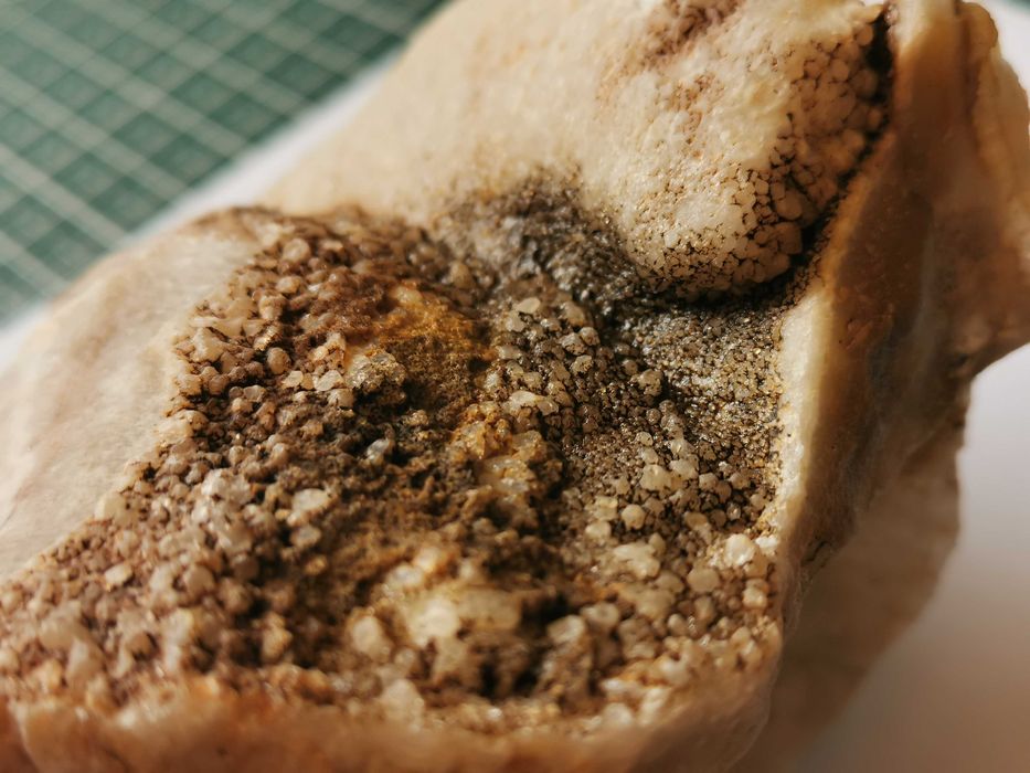 Agat księżycowy z Namibi