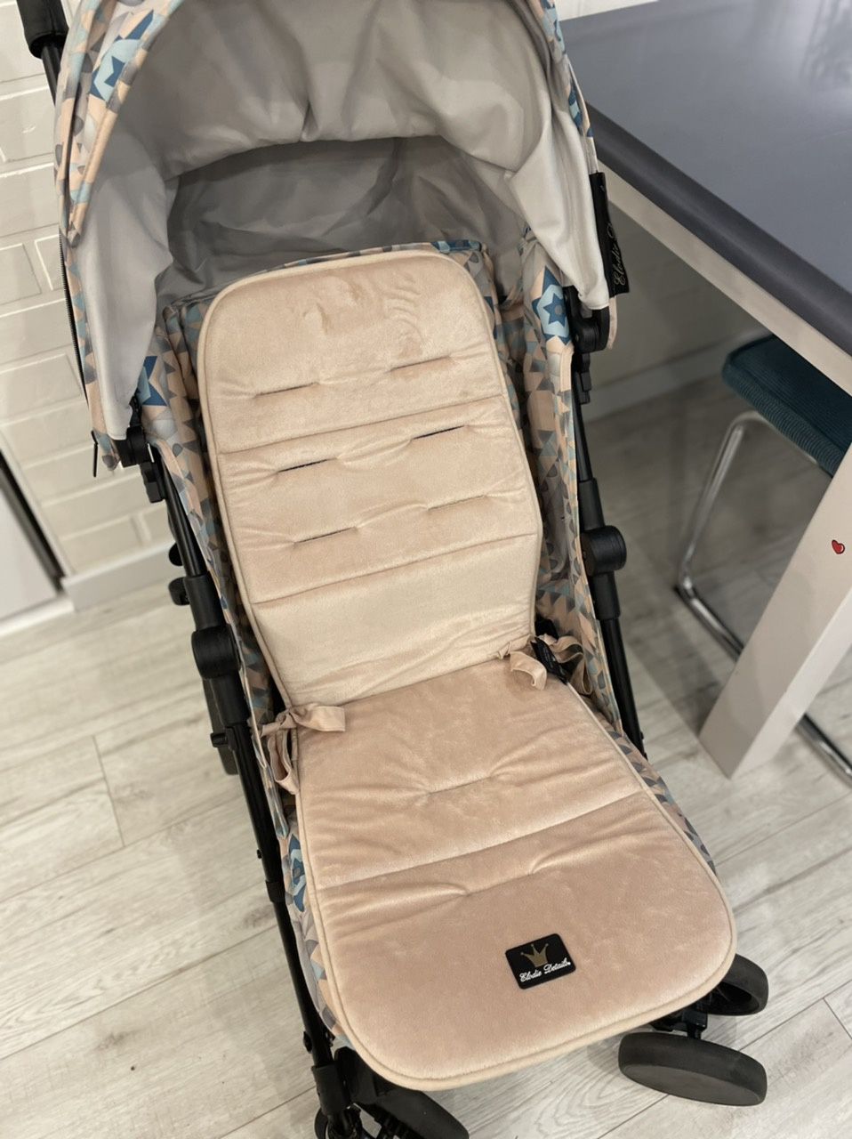 Продам коляску в отличном состоянии Elodie Details