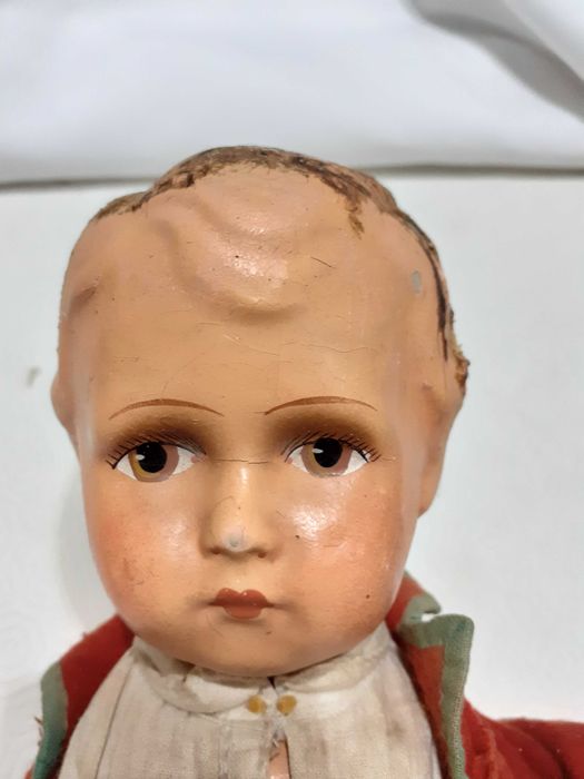 Boneca muito antiga de papier marche com traje da Ilha da Madeira