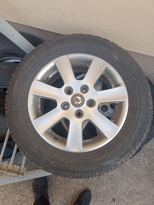 Продам титани на зимовій резині