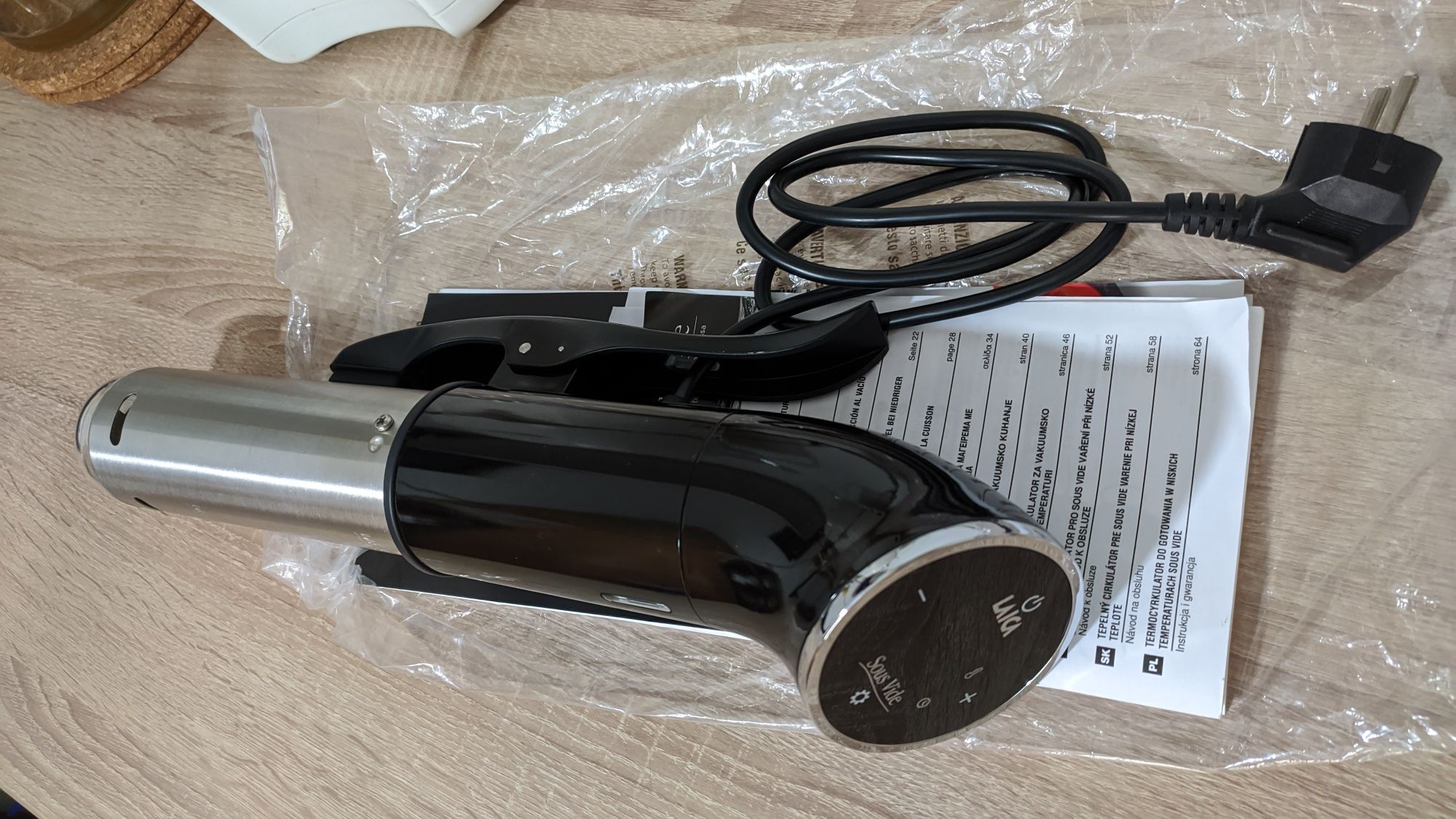 Termocylkulator 1200W- Laica Sous Video Stick SVC107L