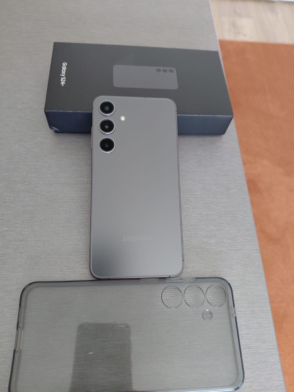 Samsung S24 + 12GB/256GB + Galaxy Watch6 44mm