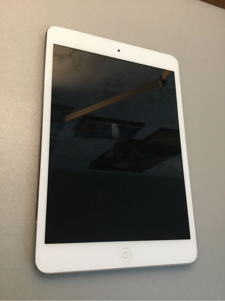 Ipad mini A1432 на запчасти экран батарея корпус