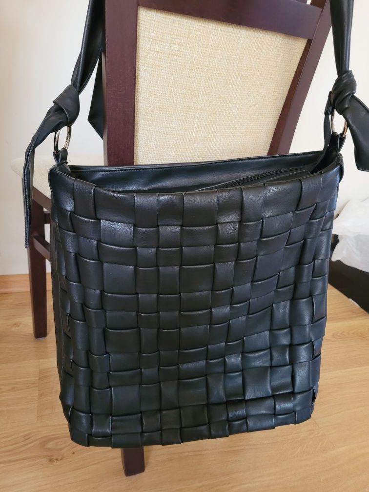 Czarna Torba na ramię listonoszka shopper bag torebka Reserved