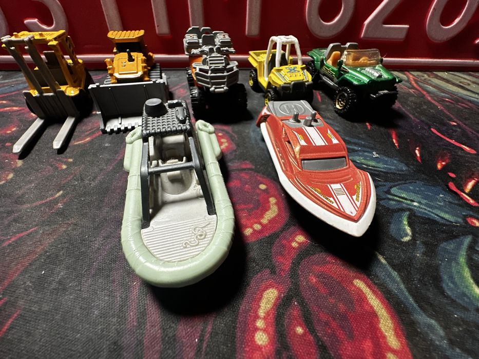 Продам машинкі мач бокс