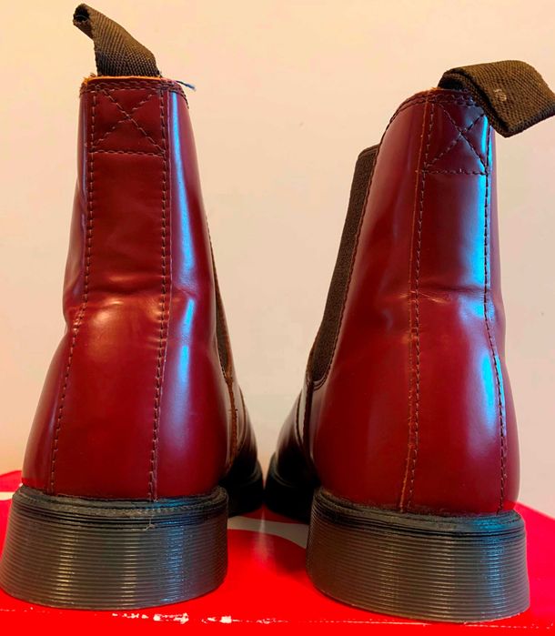 Английские челси Catesby  Cherry Red подошва Air Wair от Dr.Martens 43