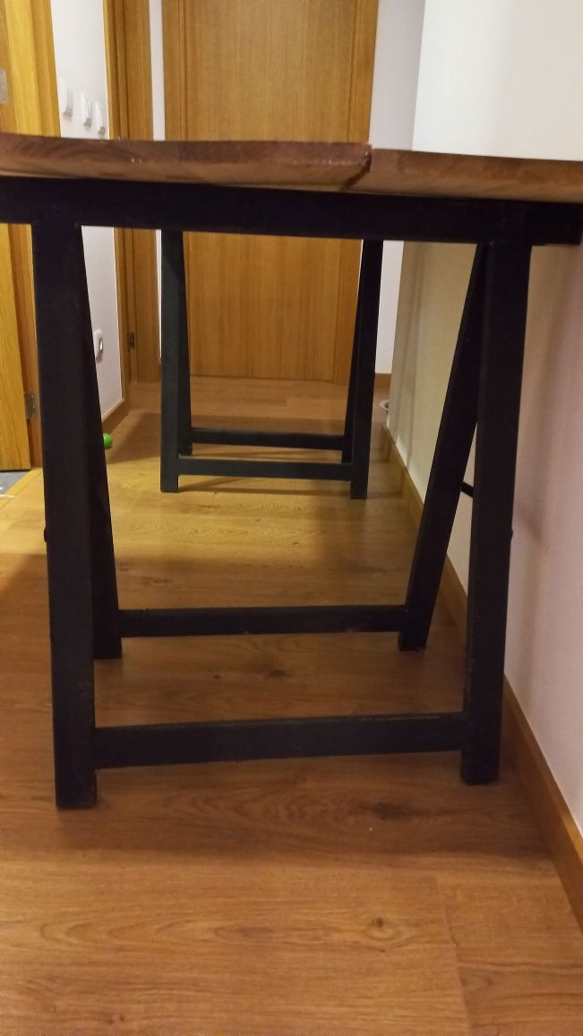 Cavaletes com tampo de mesa ótimo para bancada de trabalho