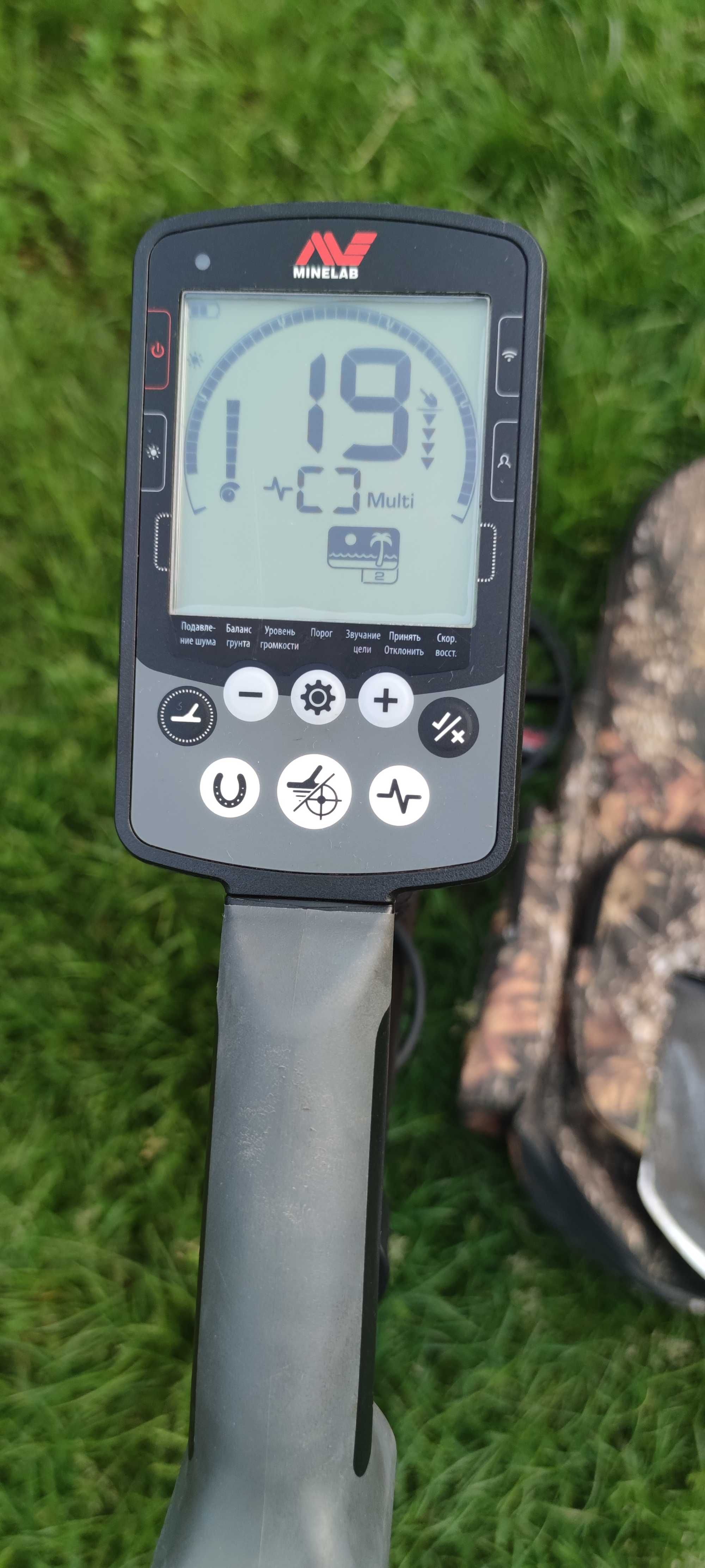 Металошукач Minelab Equinox 800