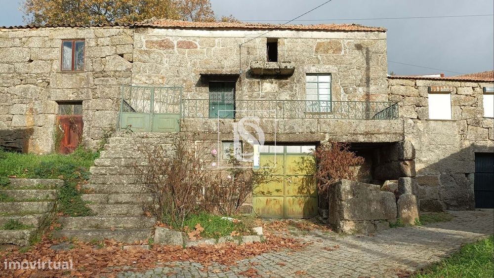 Prédio Granito Na Freguesia De Maçainhas, Belmonte