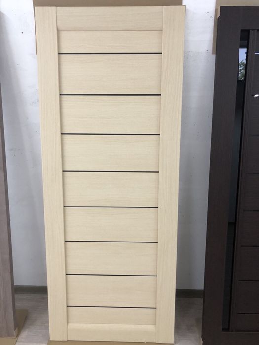 Склад дверей , розсувні двері , приховані двері