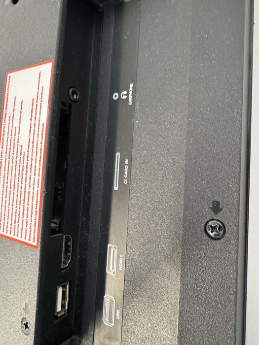 Telewizor Blaupunkt z DVD, dekoder DVB-T2, uchwyt regulowany