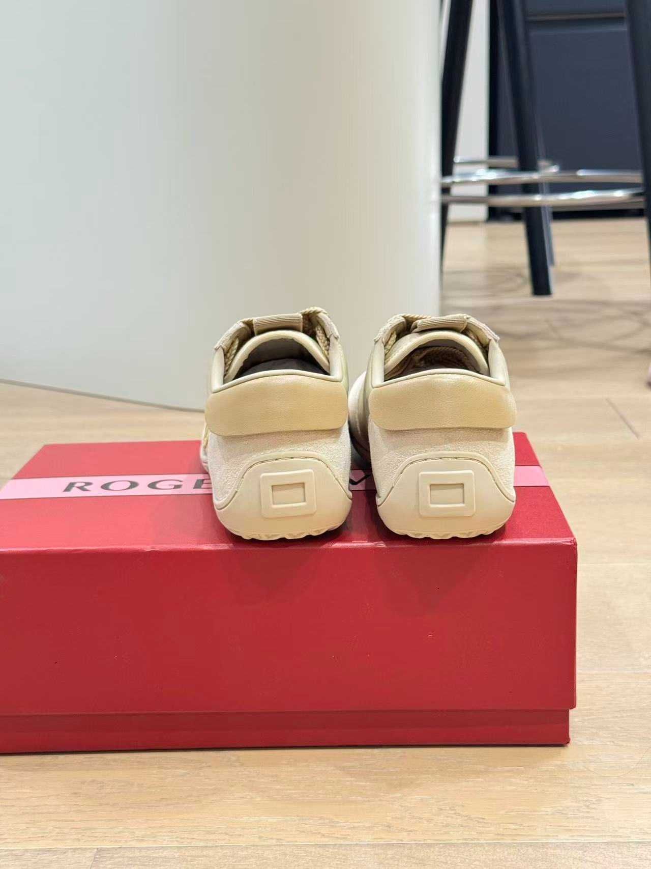 Sapatilhas Roger Vivier Femininas - Tamanho Personalizável