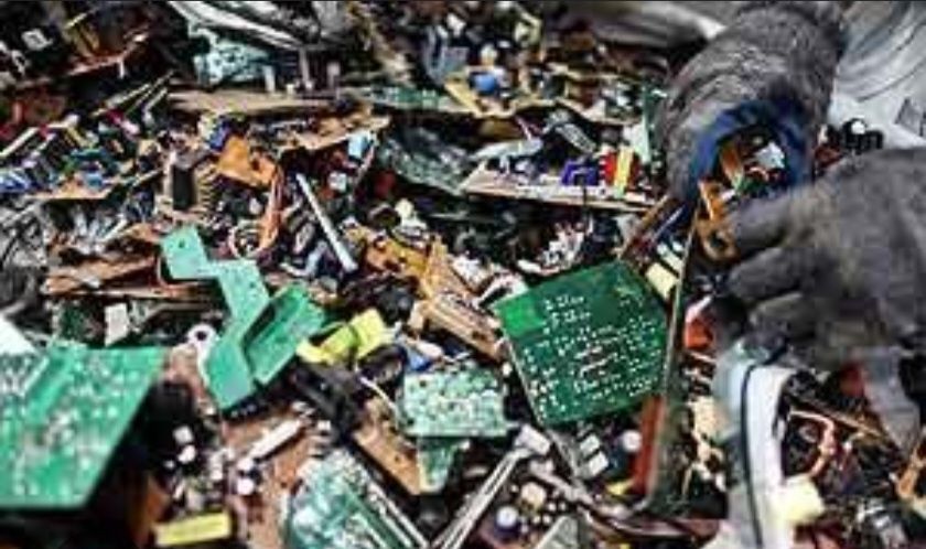 Recolho sucata e limpo garagem ou casa e trabalhos em pladur!
