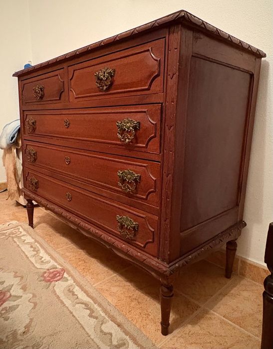 Cómoda de madeira maciça vintage