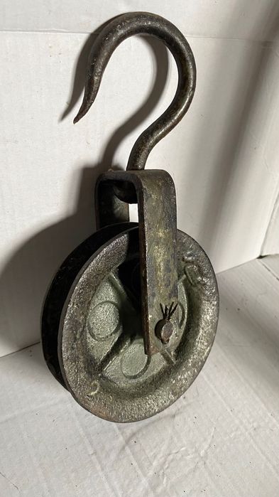 Roldana antiga em ferro