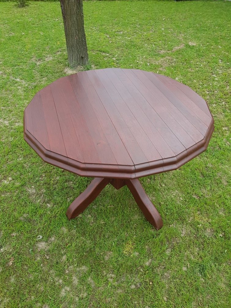 Masywny stół z drewna litego. Piękny!