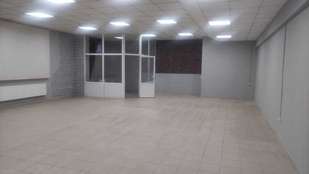 Офіс в центрі з автономним опаленням