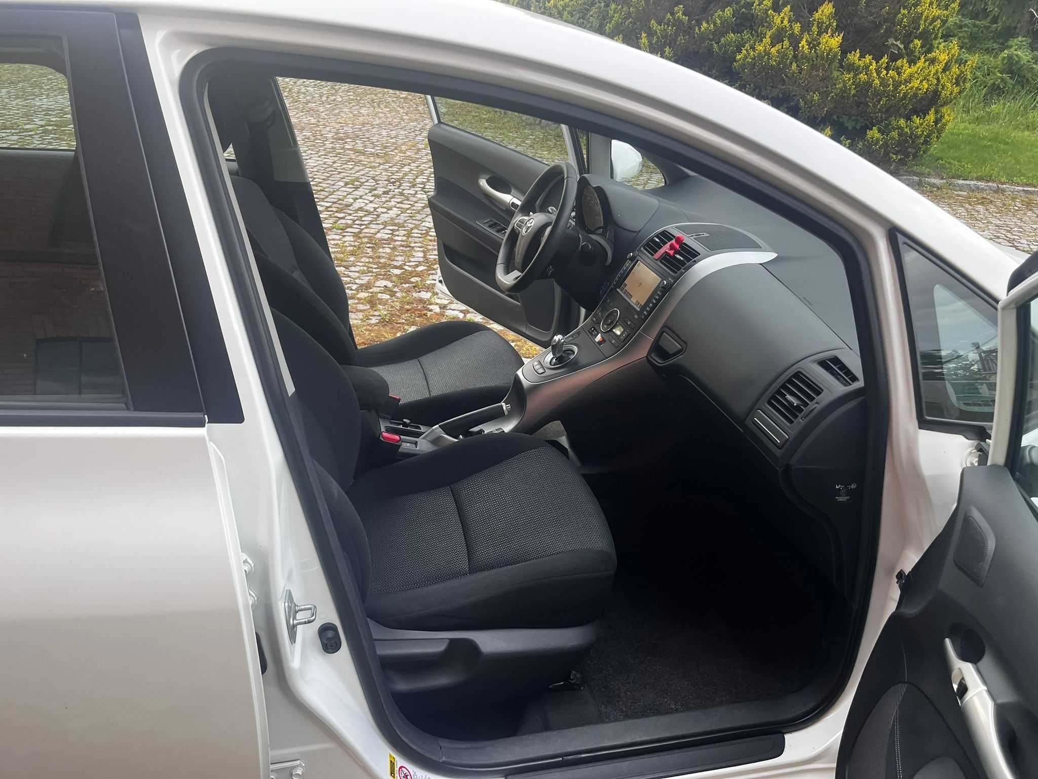 Toyota Auris 1.8 hybrid 2011