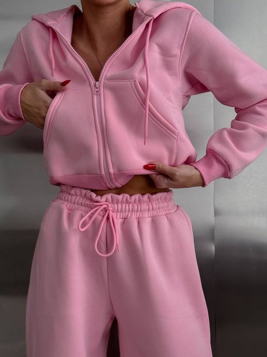 Утеплений жіночий костюм