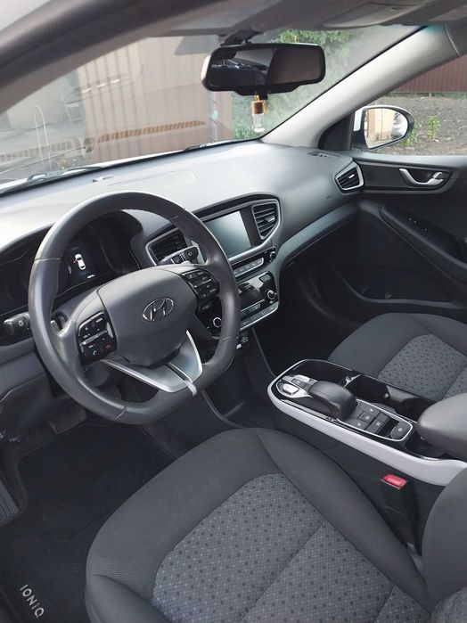 Автомобіль Hyundai Ioniq