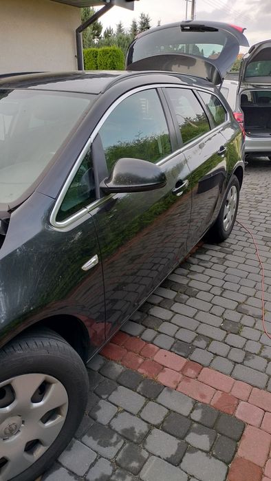 Opel Astra J 2011