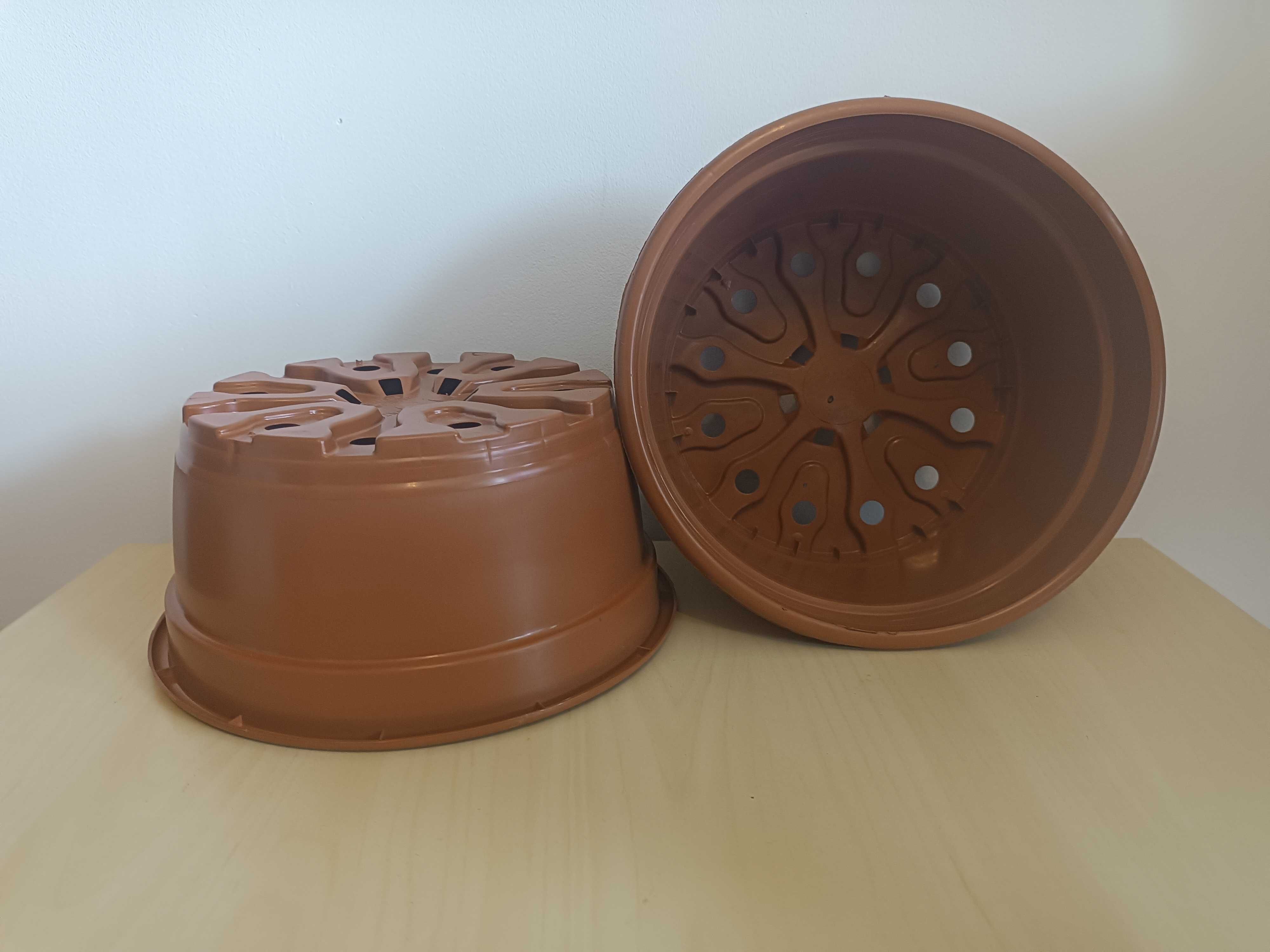 miski doniczki chryzantemowe 3 L na grób 22,5 cm chryzantemy terakota