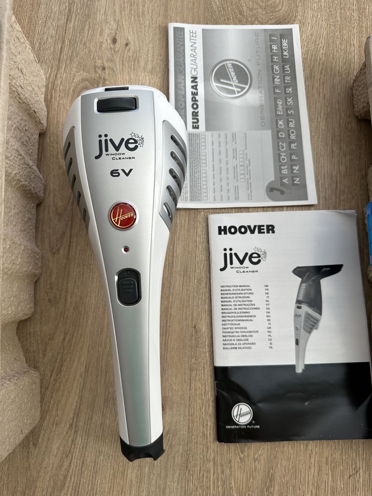 Пылесос оконный HOOVER JWC 60 B6 011