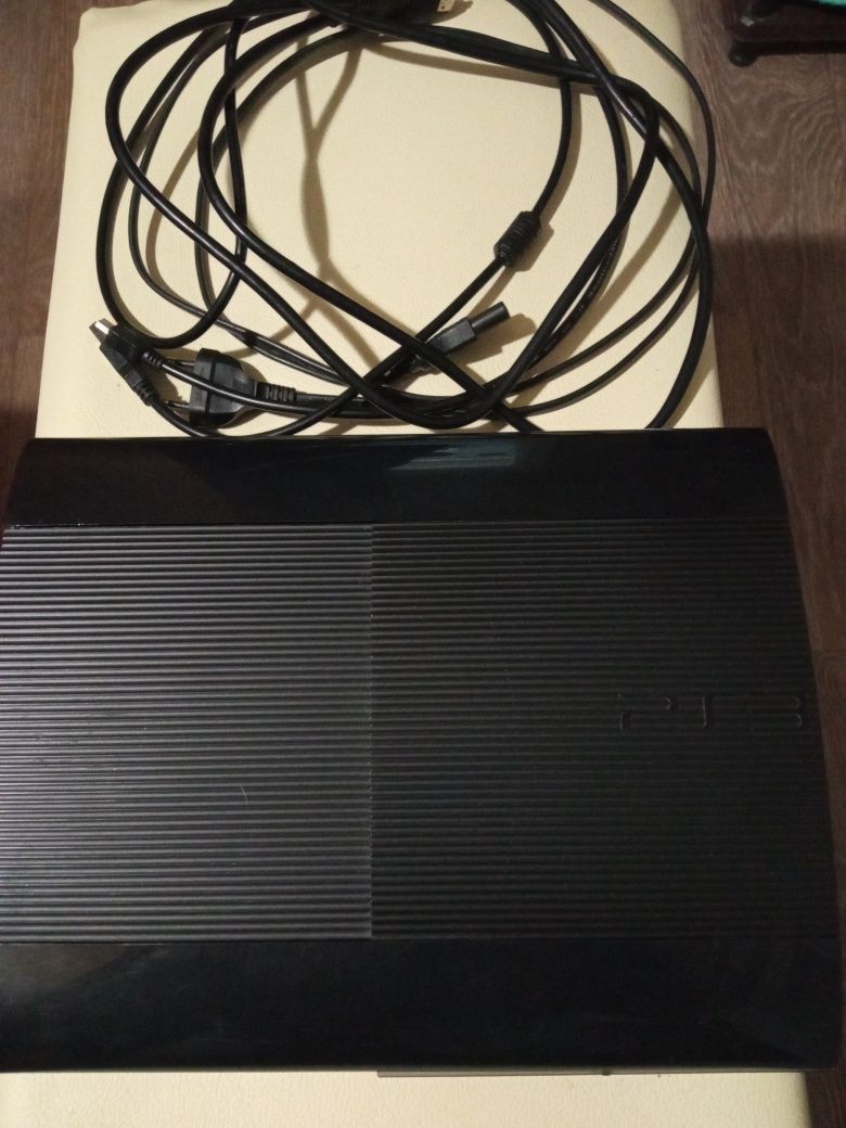 Продается приставка Sony  PlayStation Super Slim  б.у