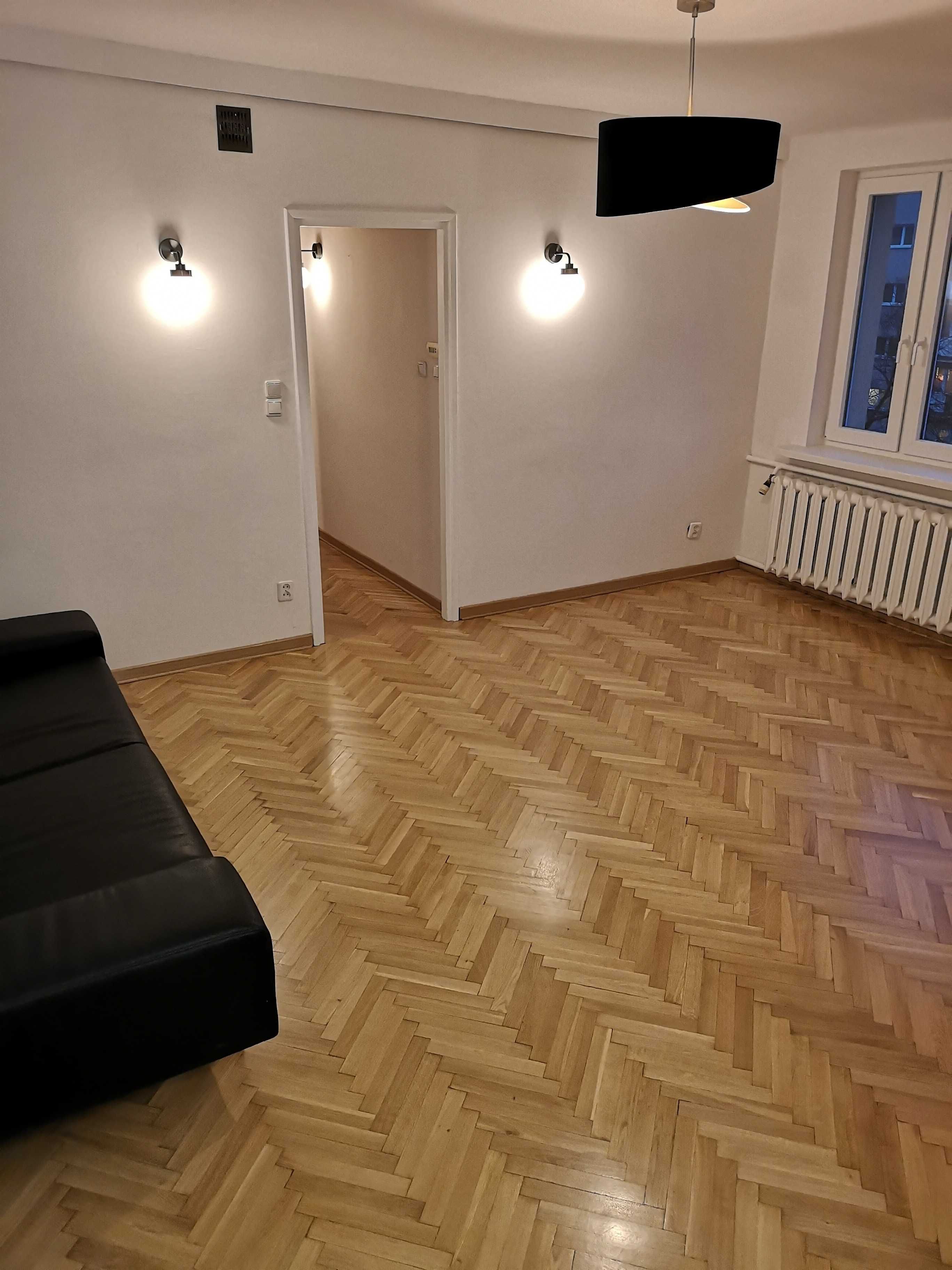 90sqm; 3bedrooms+living; subway; old Mokotów; parking; erasmus