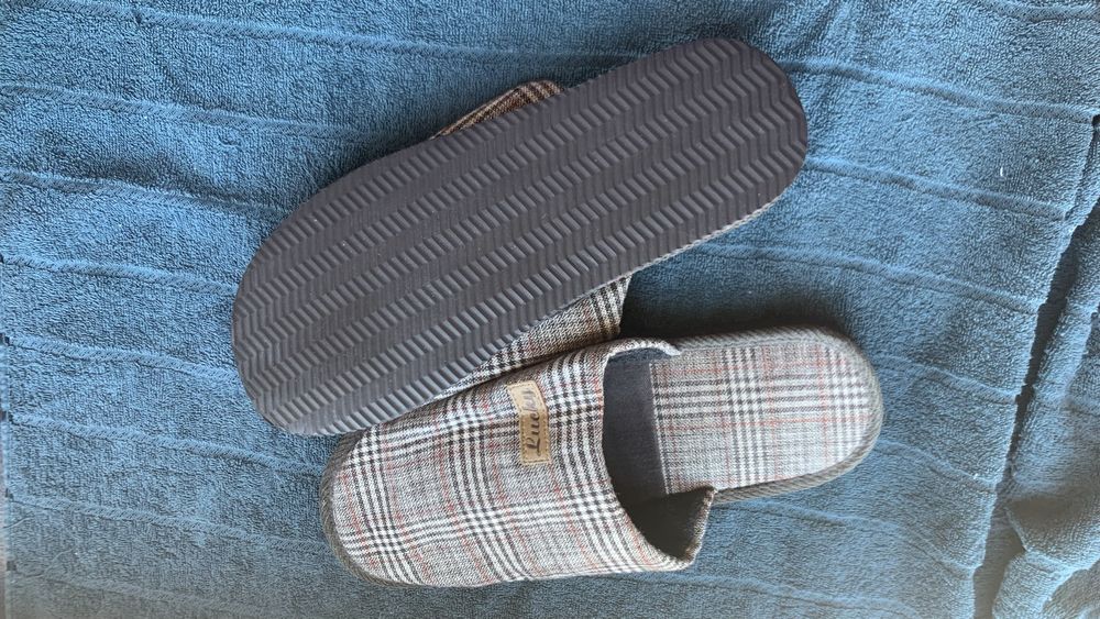 Нові чоловічі домашні капці. Теплі. Розмір 43.