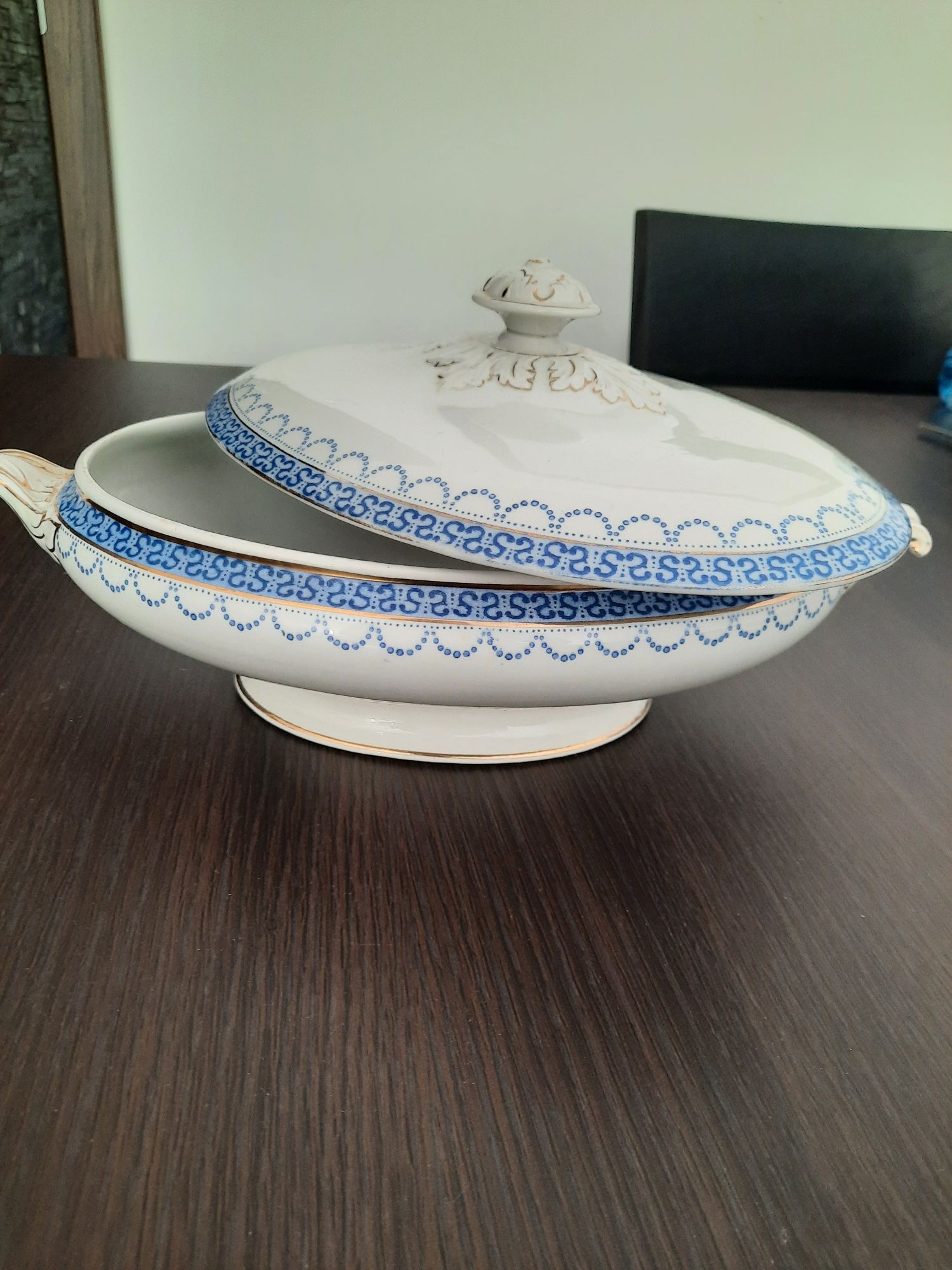 Waza porcelanowa złocona