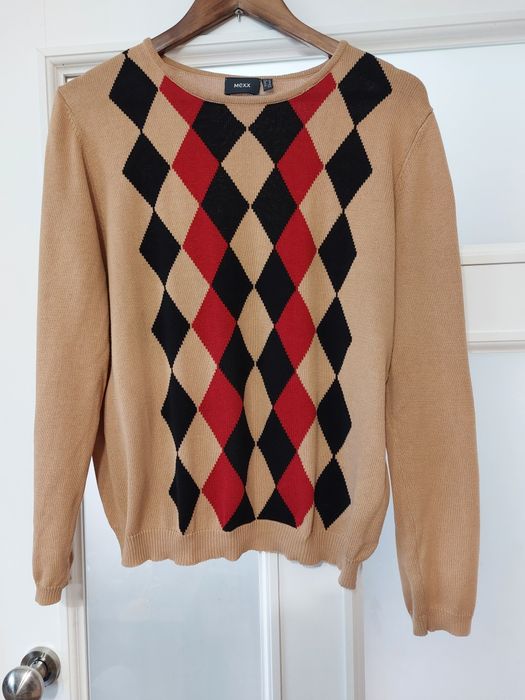 Sweter w kolorowe romby