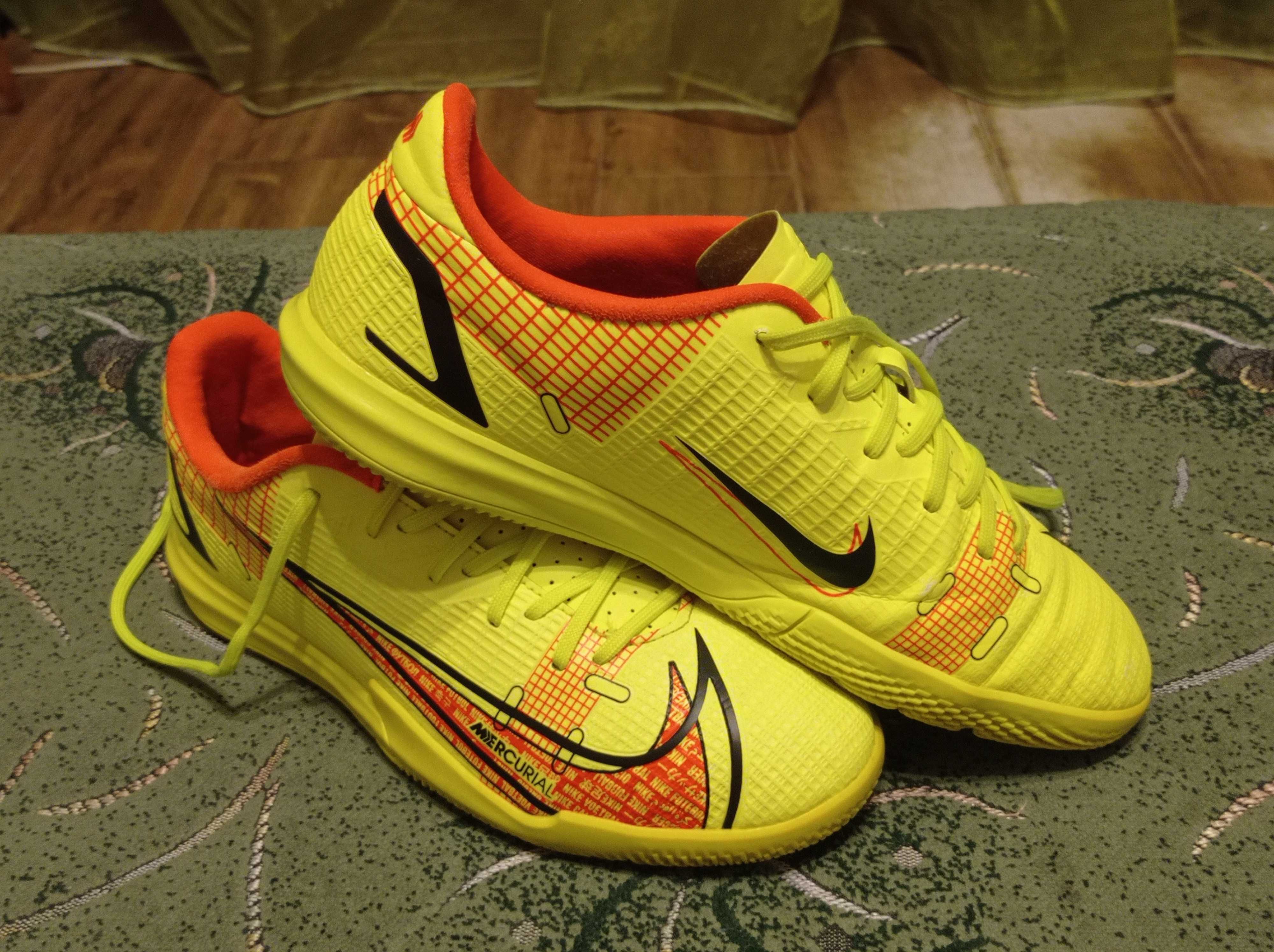 Футзалки Nike Mercurial (оригинал)фирменные размер-37,5 стелька-23,5см