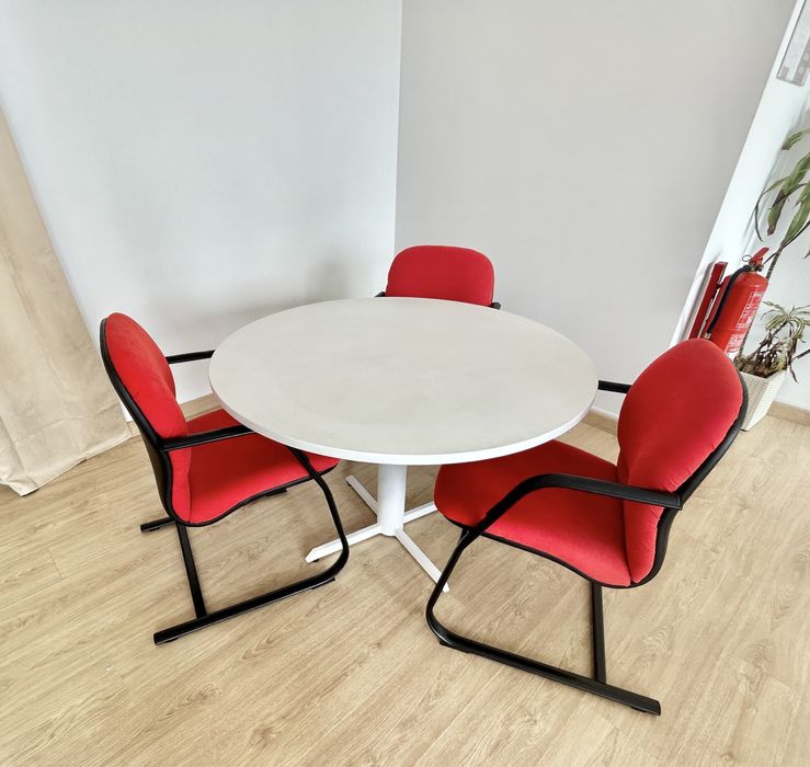 Mesa escritorio c/ 3 cadeiras