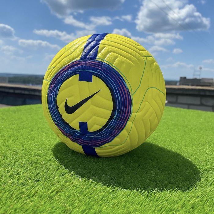 Професійний футбольний м’яч Nike Flight 2024/25
