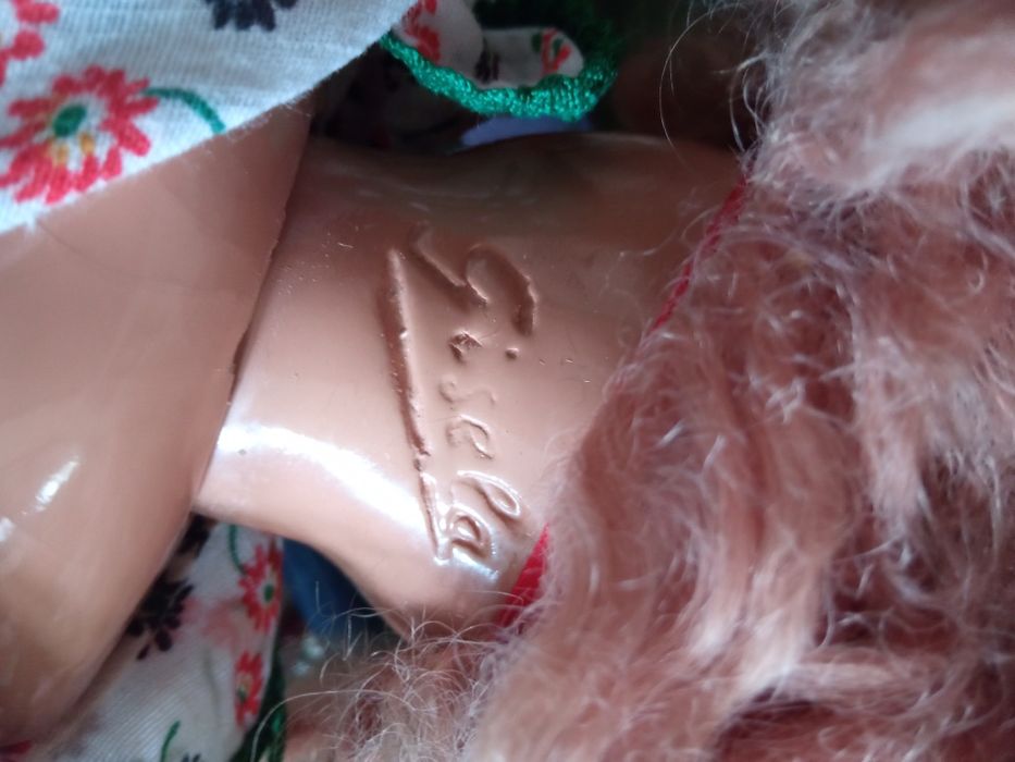 Bonecas antigas em bom estado