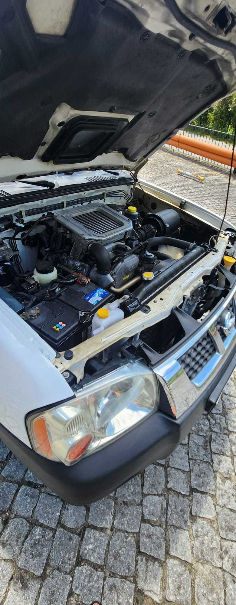 Nissan 2.5DI Muito bom estado