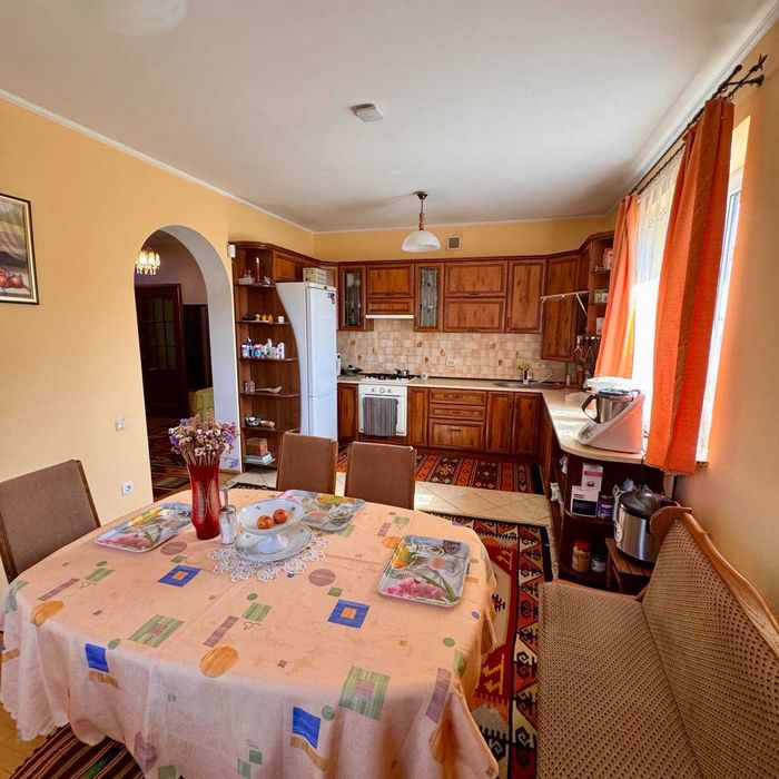 Затишний будинок в Крихівцях