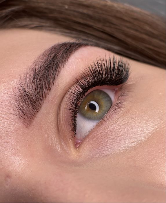 Послуги нарощення вій та фарбування брів (хна і фарба), ламі вій .