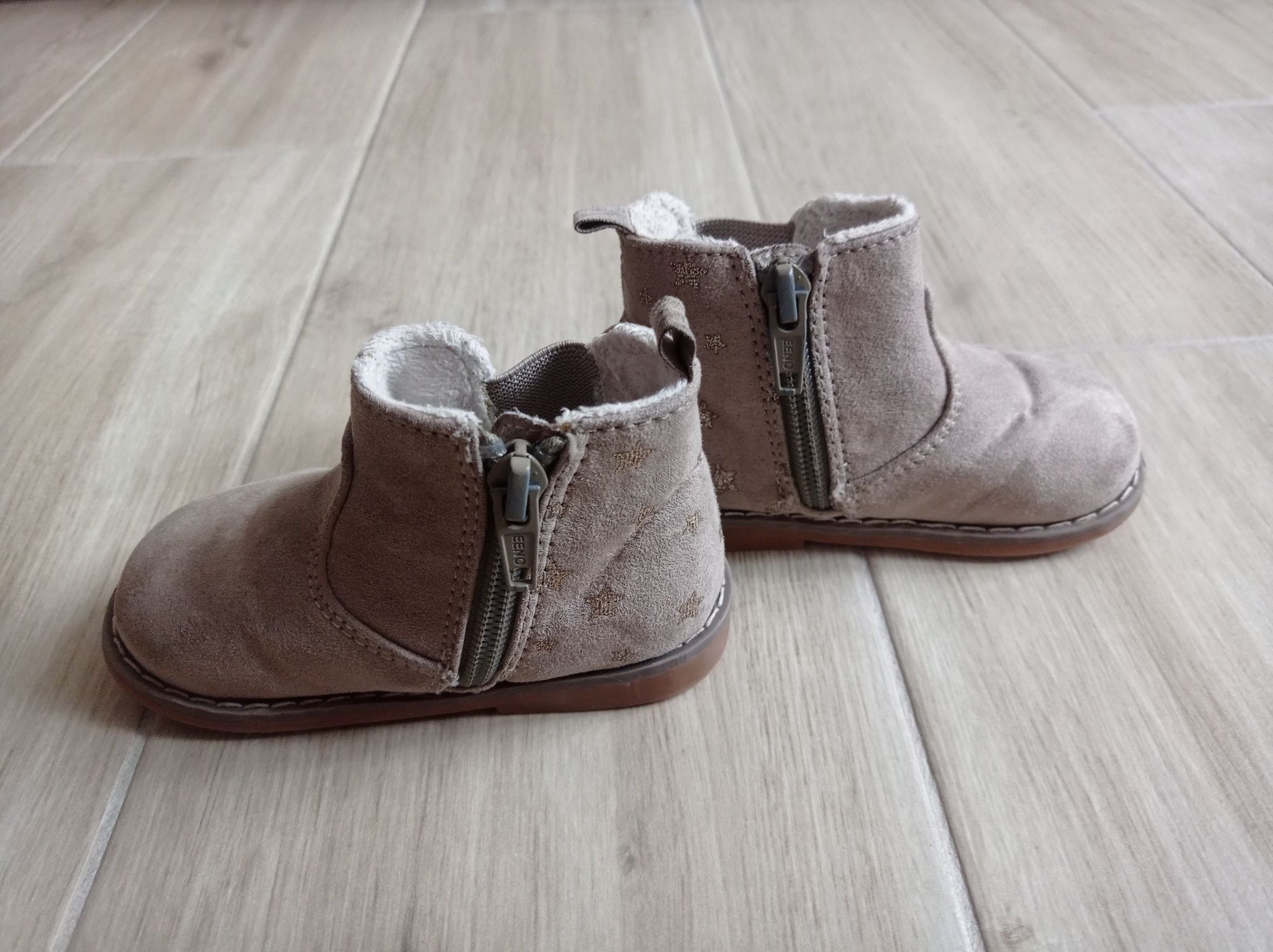 Buty zimowe, lekko ocieplane H&M, R 20-21